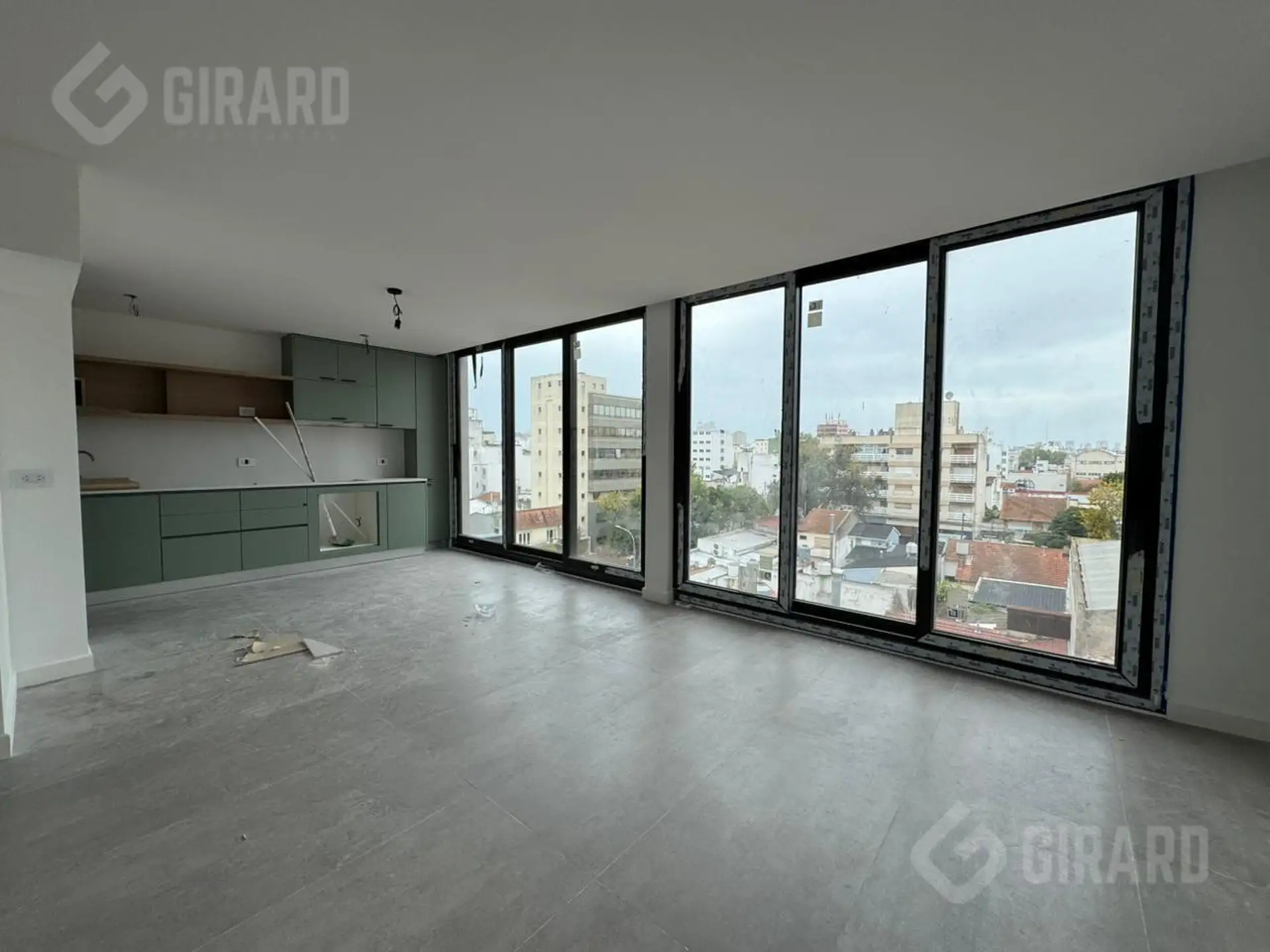 Venta de duplex en departamento con terraza propia zona chauvin
