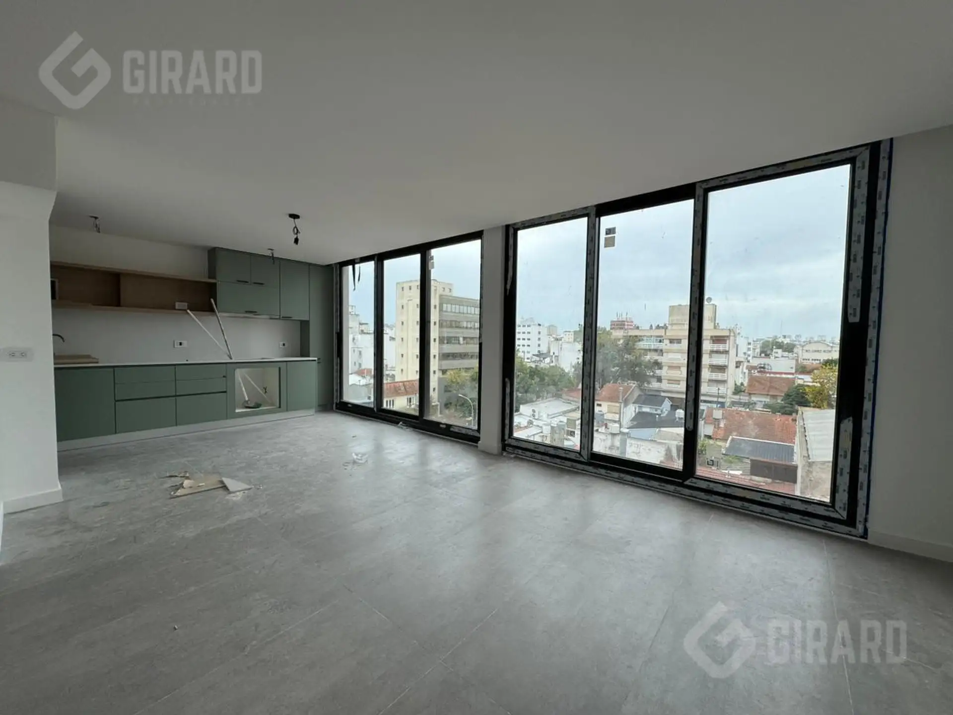 Venta de duplex en departamento con terraza propia zona chauvin