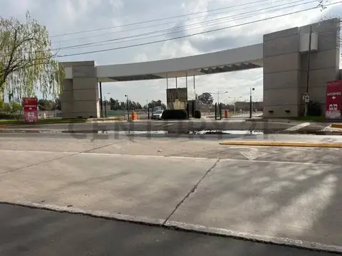 bandera de los andes 5500, Piso 0