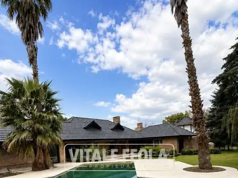 VENTA CASA SAN DIEGO 7 AMB 4 DORMS REFACCIONADA LOTE INTERNO