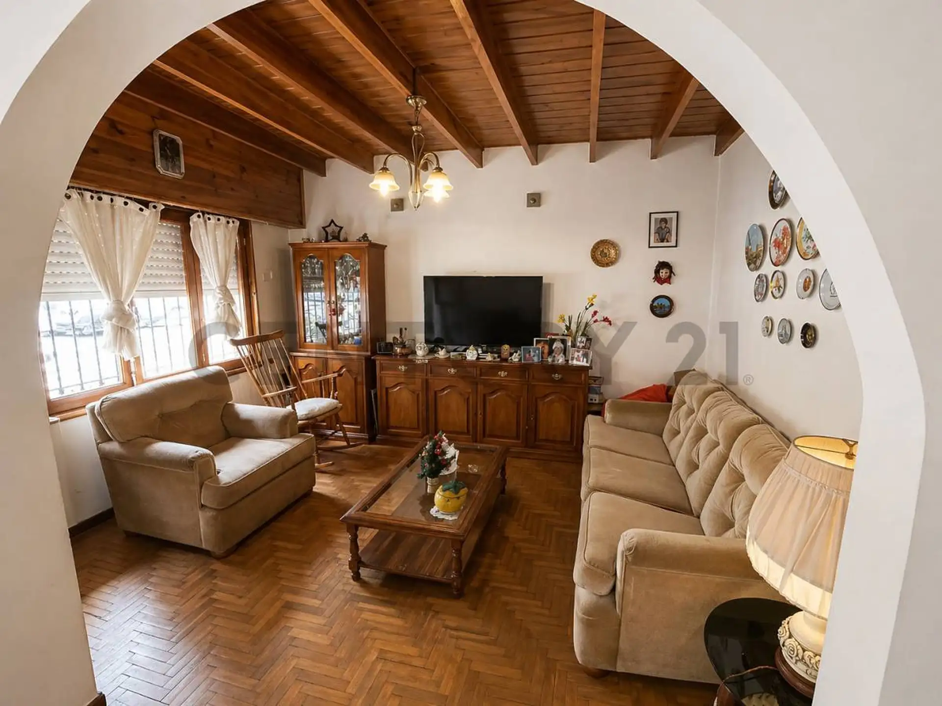 VENTA CASA 4 AMBIENTES CON COCHERA Y PATIO MAR DEL PLATA