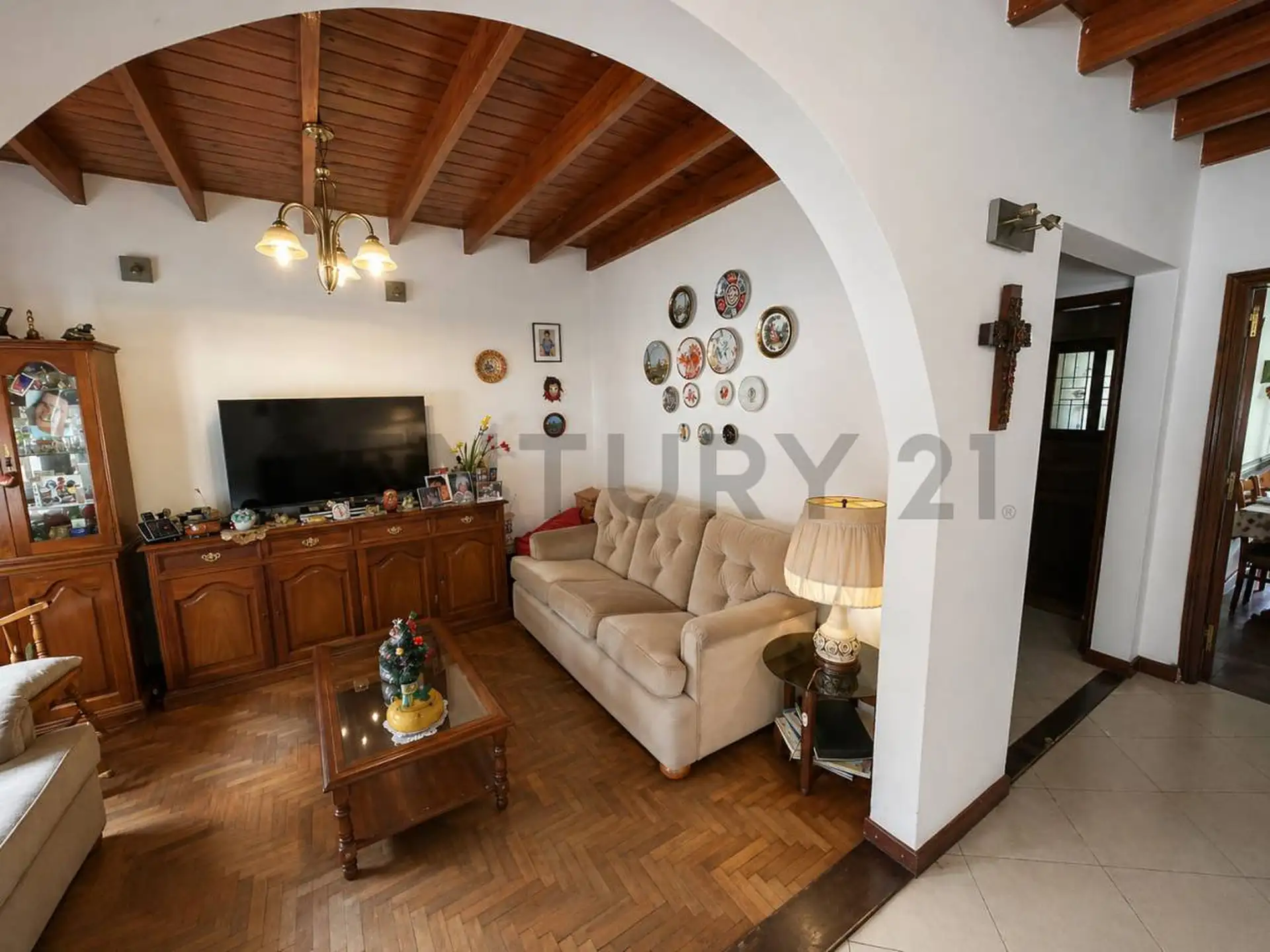 VENTA CASA 4 AMBIENTES CON COCHERA Y PATIO MAR DEL PLATA