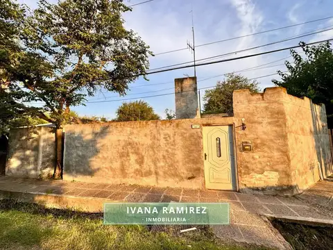 Casa a Refaccionar con Loft en barrio Champagnat - Luján.