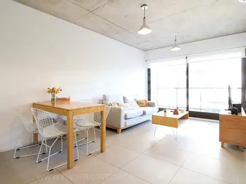 Corrientes al 300 emtre Juan Diaz de Solis y Avenida del Libertador