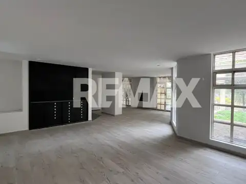 Casa 8 ambientes con 3 baños