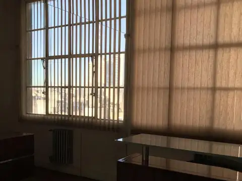 Oficina en Venta al Este