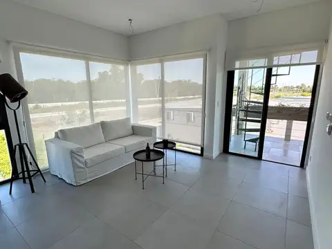 Av De La Rivera 4400