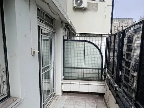 Reconquista 1000, Piso 7