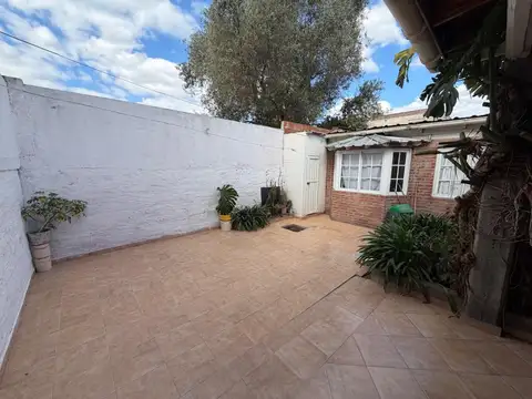 casa en venta dos dormitorios cochera cubierta