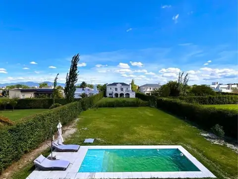 Casa en Alquiler en Zona Centro, USD 3.000