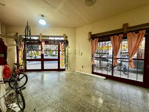 Excelente local en esquina