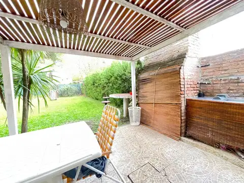 Casa 5 ambientes con 1 baño