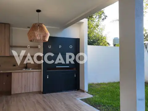 Casa en Venta al Este