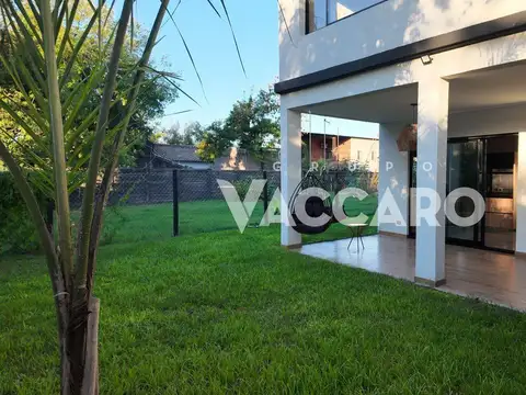 Casa 4 ambientes con 3 baños