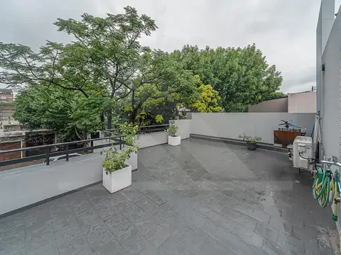 Venta Casa 3 ambientes con patio y terraza en Villa Devoto  - refaccionada a nuevo