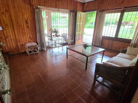 Casa en Venta con 3 cocheras