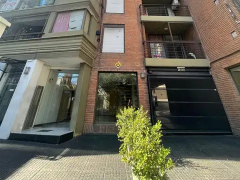 Cochera en  alquiler ubicado en Dorrego al 1000