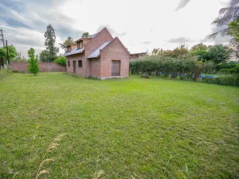 CHALET A TERMINAR EN VENTA EN ROLDAN PERMUTA