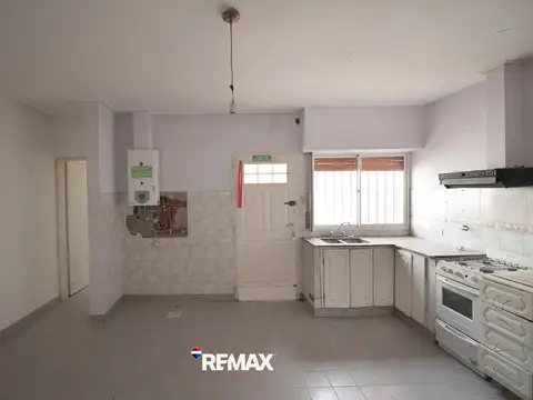 CASA A REFACCIONAR DE 3 DORMITORIOS