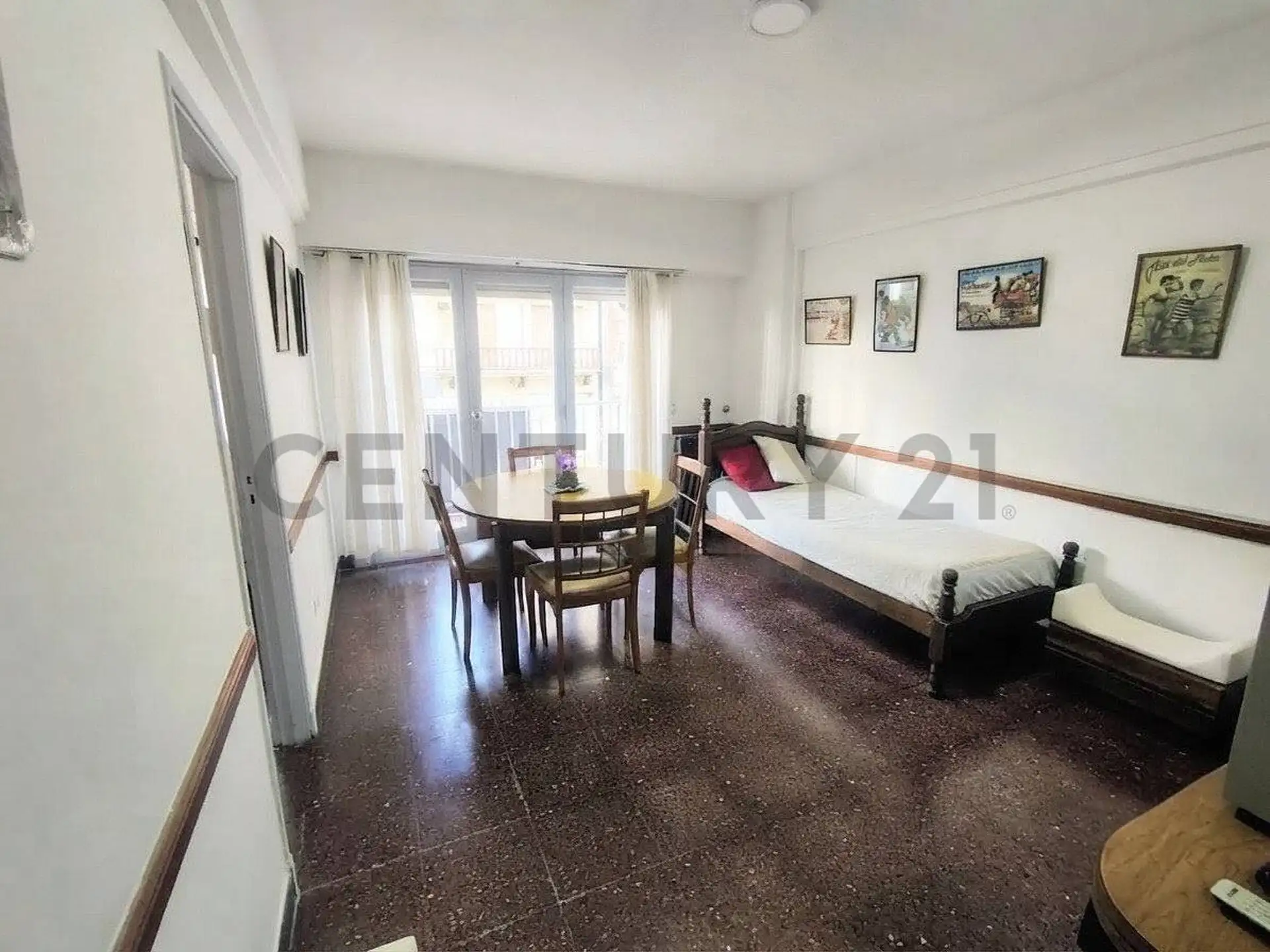 Departamento de 2 ambientes al frente y a metros del mar, Plaza Colon