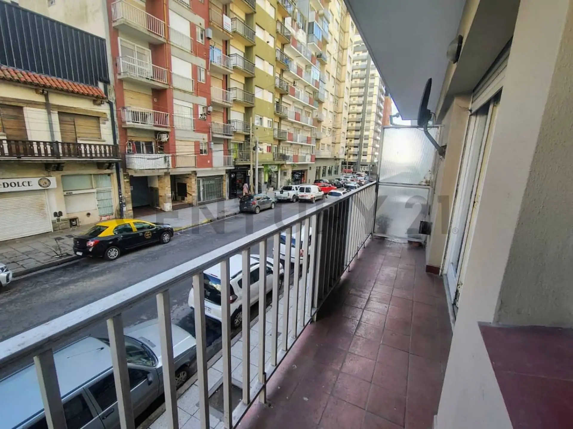 Departamento de 2 ambientes al frente y a metros del mar, Plaza Colon