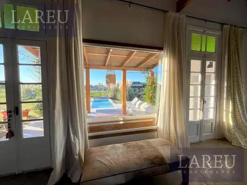 Casa en Alquiler Temporal con 2 cocheras