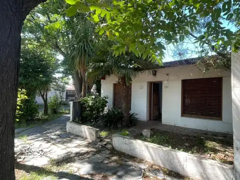 VENTA- CASA 4 AMB + COCHERA- MORON