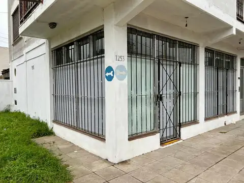 VENTA - LOCAL EN BARRIO COMI PINI