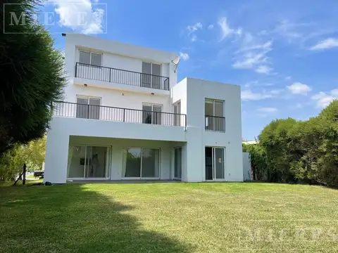 Casa en alquiler anual en Los Alisos, Nordelta