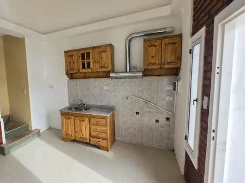 Depto Tipo Casa en Alquiler de 3 ambientes