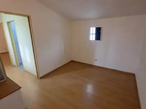 Depto Tipo Casa en Alquiler con 1 cocheras