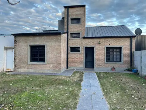 REMAX VENDE CASA EN PUEBLO CANDIOTI SANTA FE