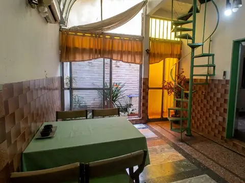 Avenida Hipólito Yrigoyen 6300