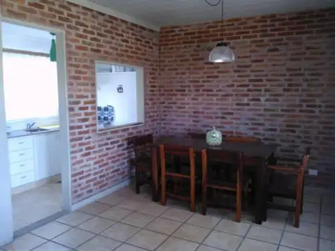Casa 3 ambientes con 2 baños