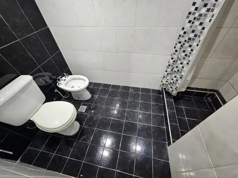 ALQUILER DEPARTAMENTO 2 AMBIENTES C/ BALCÓN BERNAL