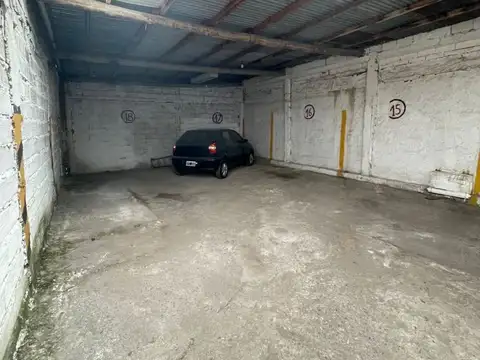 Alquiler de cocheras cubiertas en Lanús!