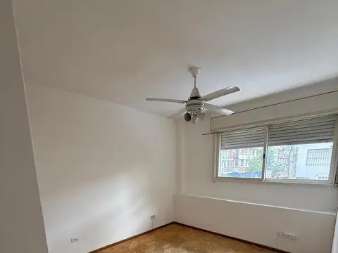 Amplio departamento 2 Dormitorios con Balcón - 3 de Febrero 1100