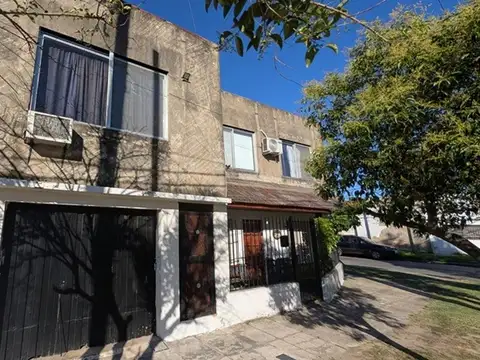 PH tipo casa 1| piso Calle Ramon Cabrero Lanús M. Chingolo