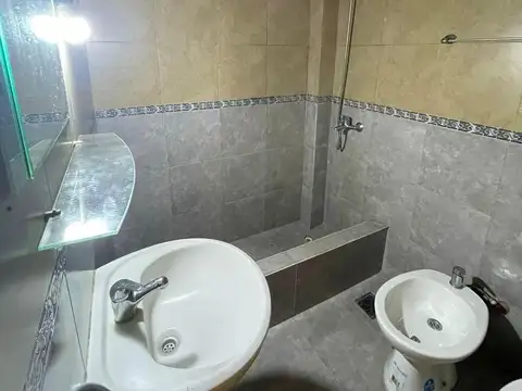 Casa 2 ambientes con 1 baño
