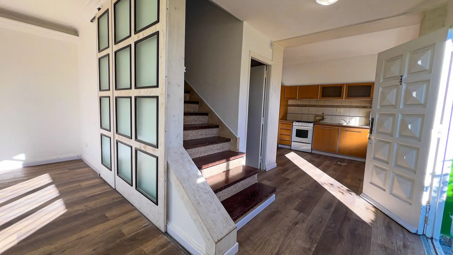 Venta en Chauvin con balcón, patio y parrilla
