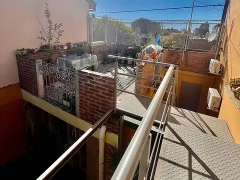 Venta PH 5 dormitorios con doble renta B° Colón