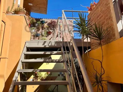 Venta PH 5 dormitorios con doble renta B° Colón