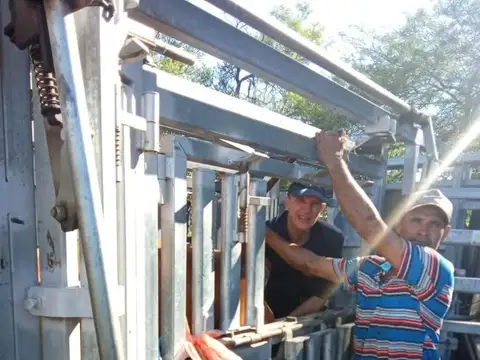 campo mixto de 594 has. alambrado a 10 kms de Castelli