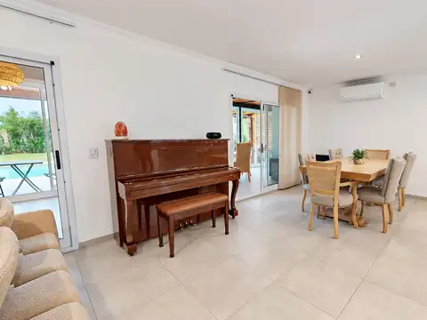 Casa en Venta en Countries y Barrios Cerrados en Esteban Echeverria, USD 245.000