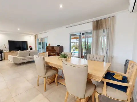 Casa en Venta con 1 cochera