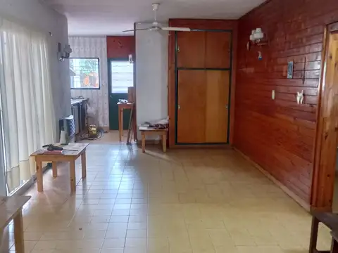 Casa 8 ambientes con 3 baños