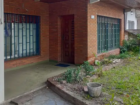 Amplia y cómoda casa en venta.