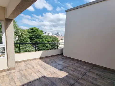 Fray G Arregui 4100, Piso 1