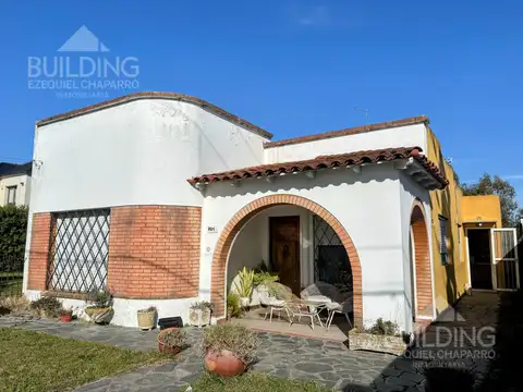 Av Montevideo esquina 70