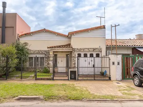 Venta Casa 3 amb Patio cocheras Villa Ballester